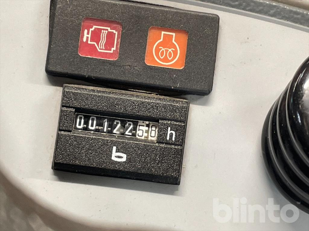 HAKO Sweepmaster D1200 RH - Balayeuse industrielle: photos 5 HAKO Sweepmaster D1200 RH - Balayeuse industrielle: photos 5