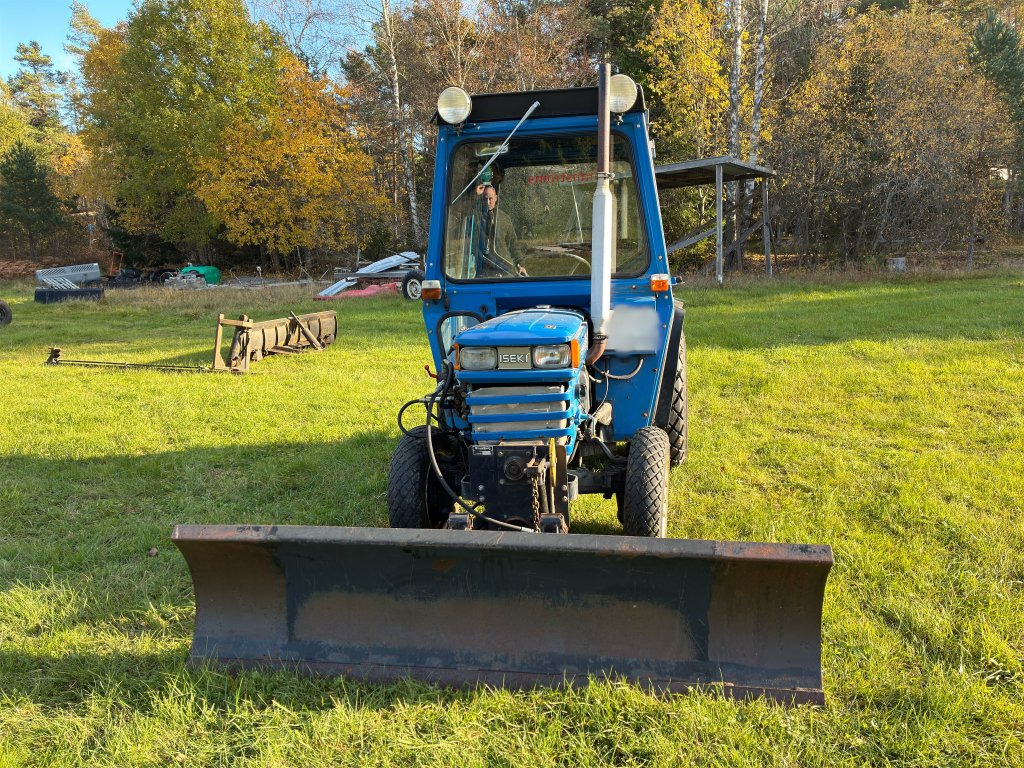 ISEKI 2220 - Tracteur agricole: photos 2 ISEKI 2220 - Tracteur agricole: photos 2