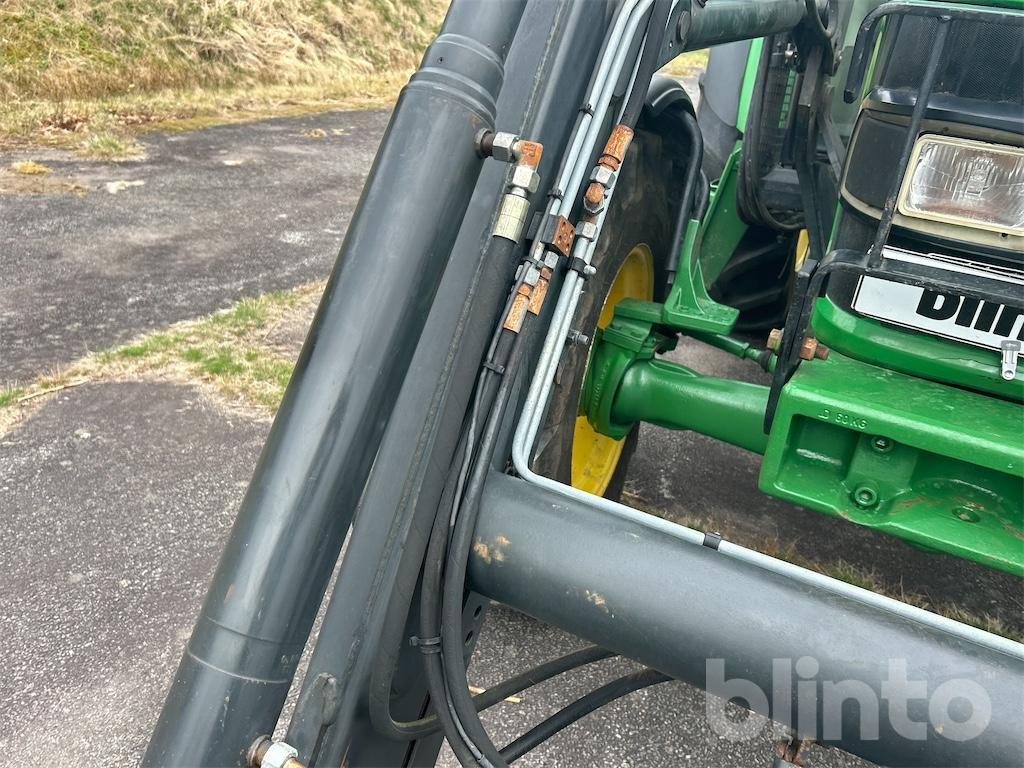 Tracteur agricole JOHN DEERE 5820: photos 17