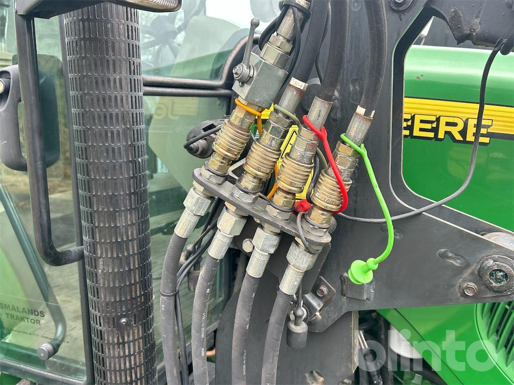 Tracteur agricole JOHN DEERE 5820: photos 31