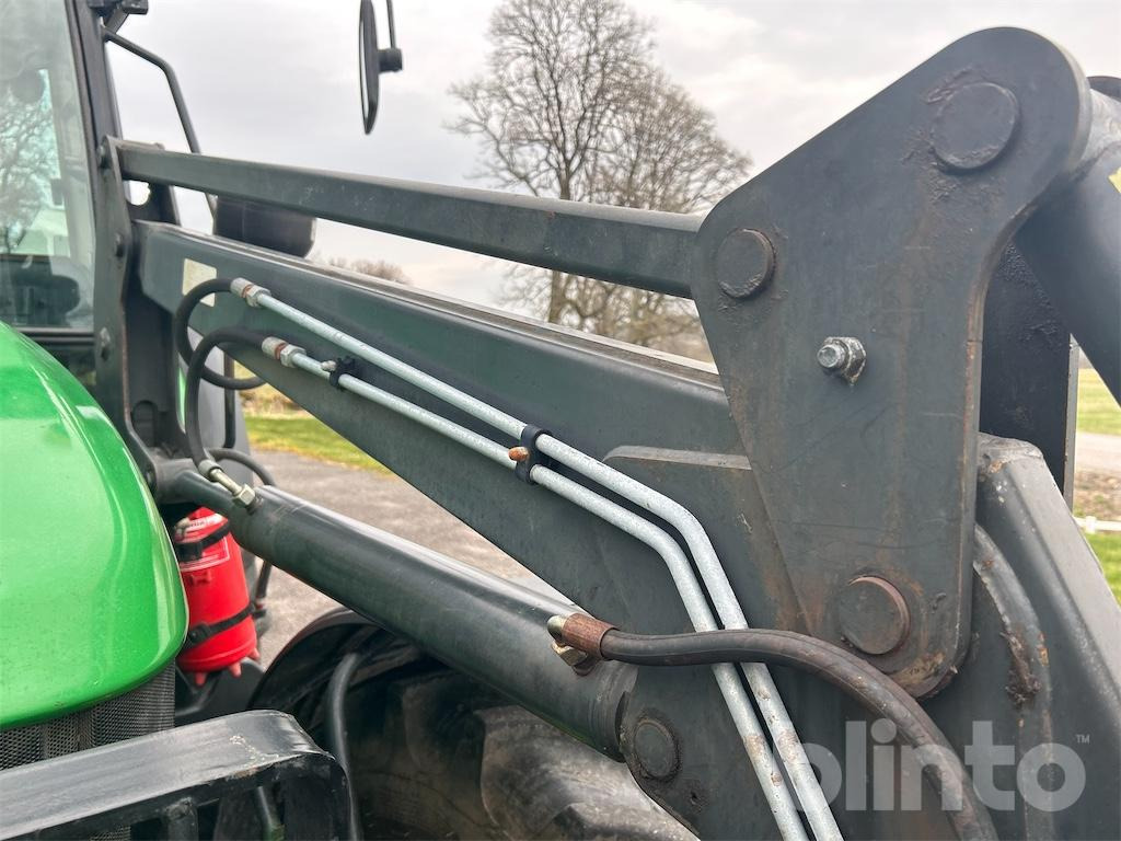Tracteur agricole JOHN DEERE 5820: photos 15