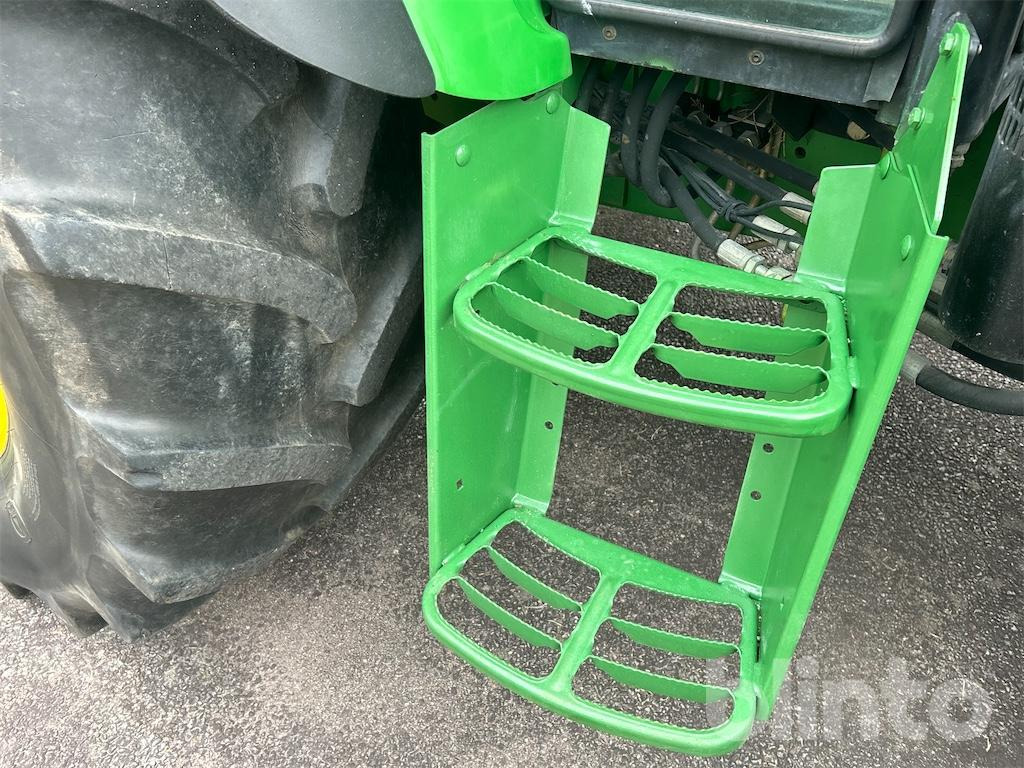 Tracteur agricole JOHN DEERE 5820: photos 38