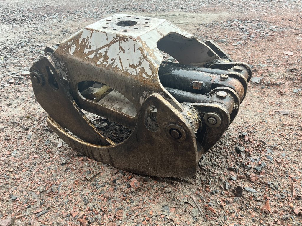 Komatsu G40HD - Pinces pour Matériel forestier: photos 4 Komatsu G40HD - Pinces pour Matériel forestier: photos 4