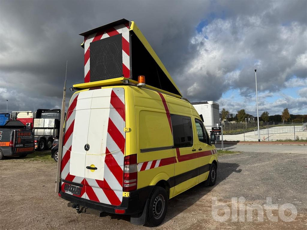 Mercedes-Benz Sprinter (2011) - Fourgon utilitaire, Véhicule de voirie/ Spécial: photos 3 Mercedes-Benz Sprinter (2011) - Fourgon utilitaire, Véhicule de voirie/ Spécial: photos 3