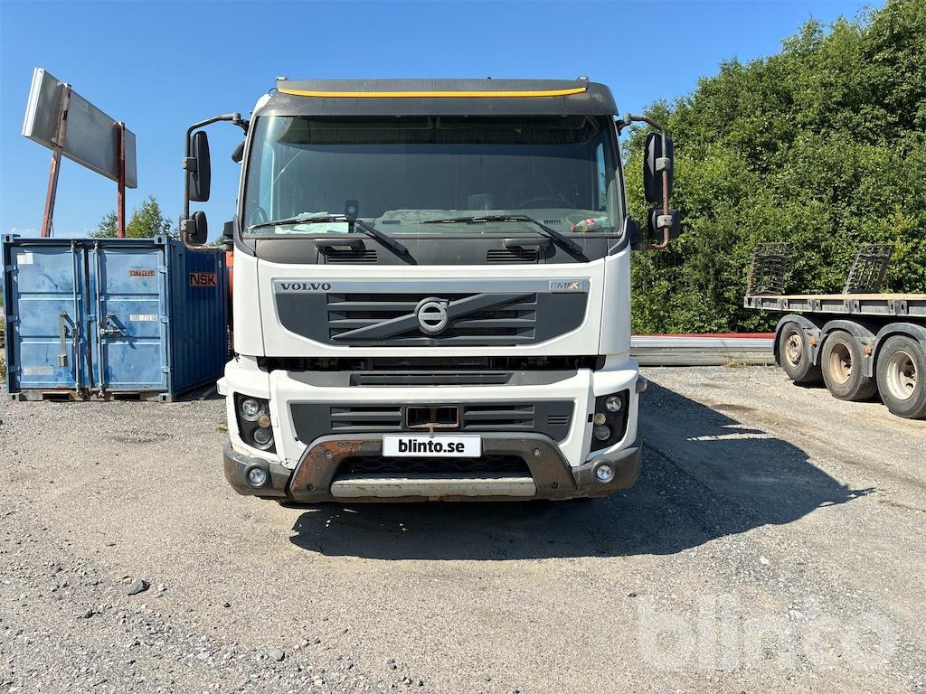 VOLVO FM 6X2 - Camion benne: photos 2 VOLVO FM 6X2 - Camion benne: photos 2