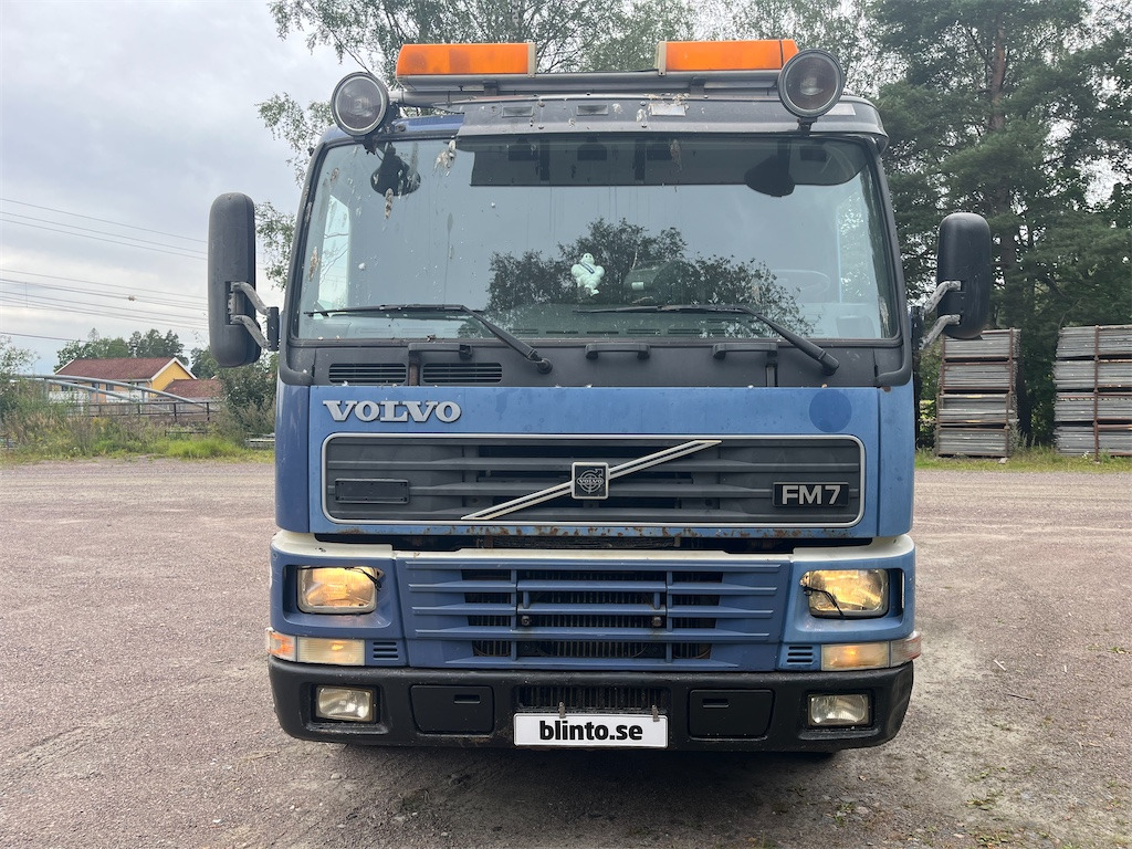 VOLVO FM7 4X2 - Camion plateau, Camion grue: photos 2 VOLVO FM7 4X2 - Camion plateau, Camion grue: photos 2