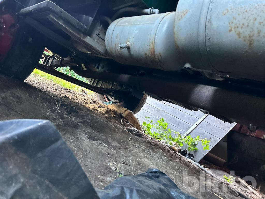 Camion plateau VOLVO L 475 Reparationsobjekt: photos 36 Camion plateau VOLVO L 475 Reparationsobjekt: photos 36