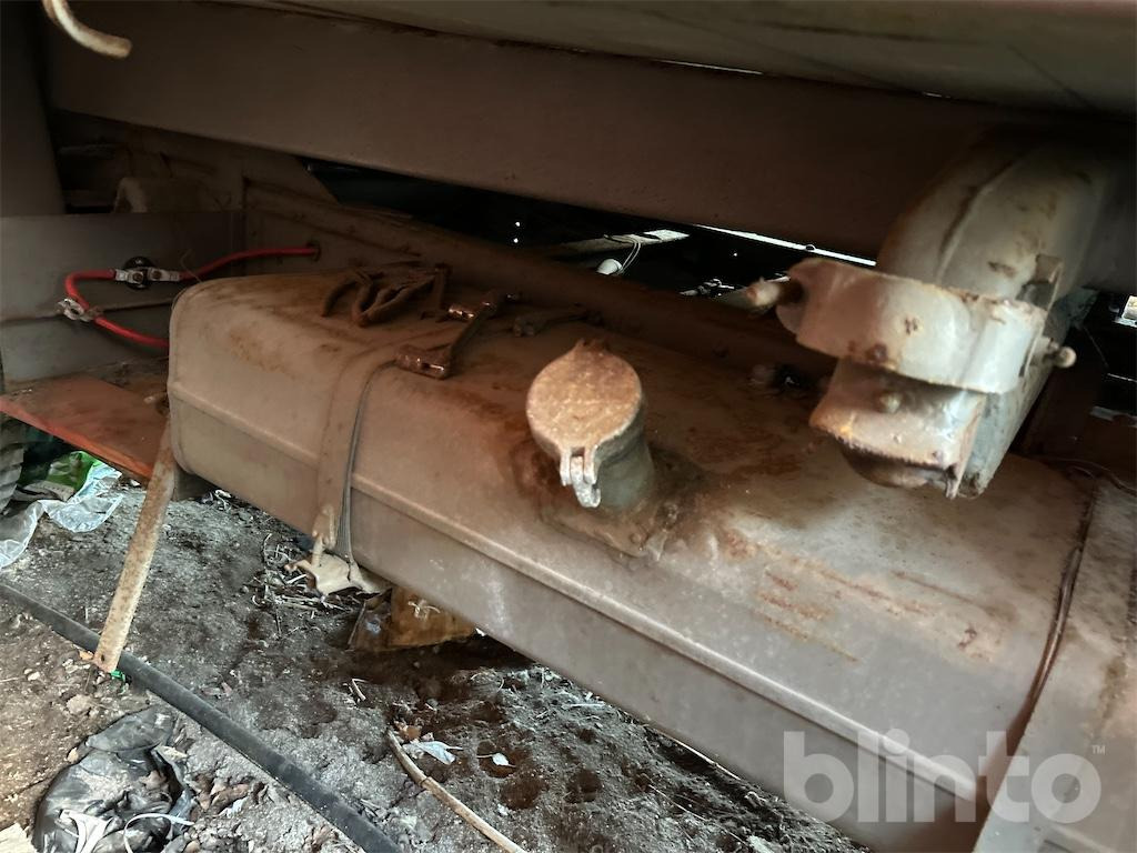 Camion plateau VOLVO L 475 Reparationsobjekt: photos 14 Camion plateau VOLVO L 475 Reparationsobjekt: photos 14