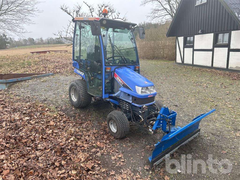 Iseki TXG23 - 4 redskap - 259 timmar - Véhicule de voirie/ Spécial: photos 3 Iseki TXG23 - 4 redskap - 259 timmar - Véhicule de voirie/ Spécial: photos 3