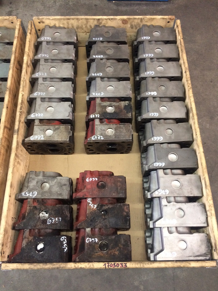 TESTATA MOTORE MAN D2865 / D2866 2V / D2876 2V / D2848 2V / D2840 2V / D2842 2V - Culasse: photos 1 TESTATA MOTORE MAN D2865 / D2866 2V / D2876 2V / D2848 2V / D2840 2V / D2842 2V - Culasse: photos 1