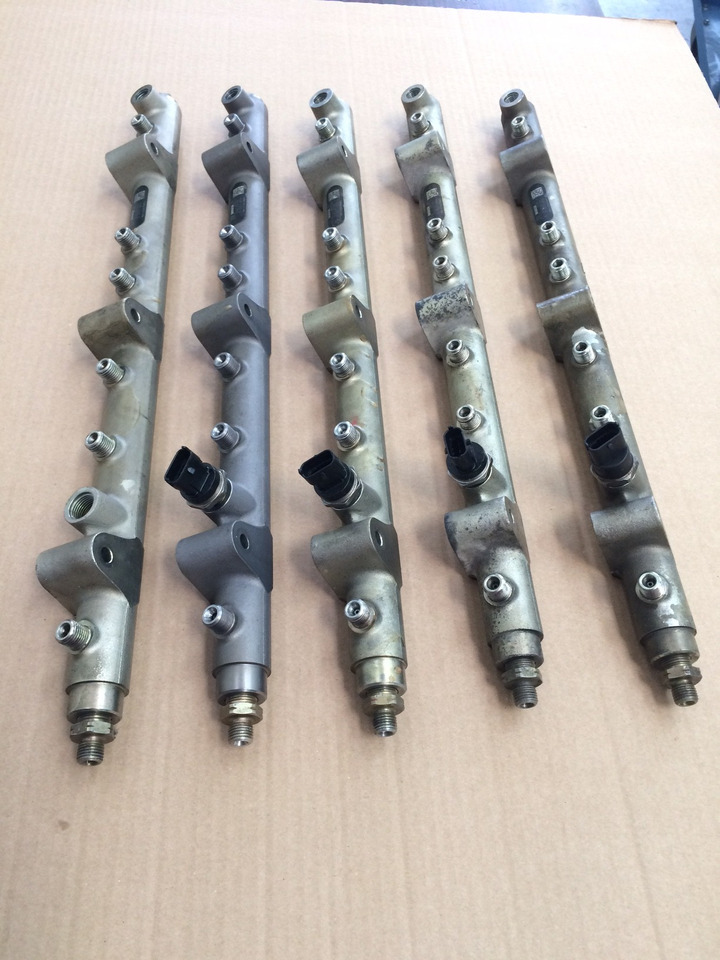 TUBO PRESSIONE COMMON RAIL MAN 51103116054 - Système de carburant: photos 3 TUBO PRESSIONE COMMON RAIL MAN 51103116054 - Système de carburant: photos 3