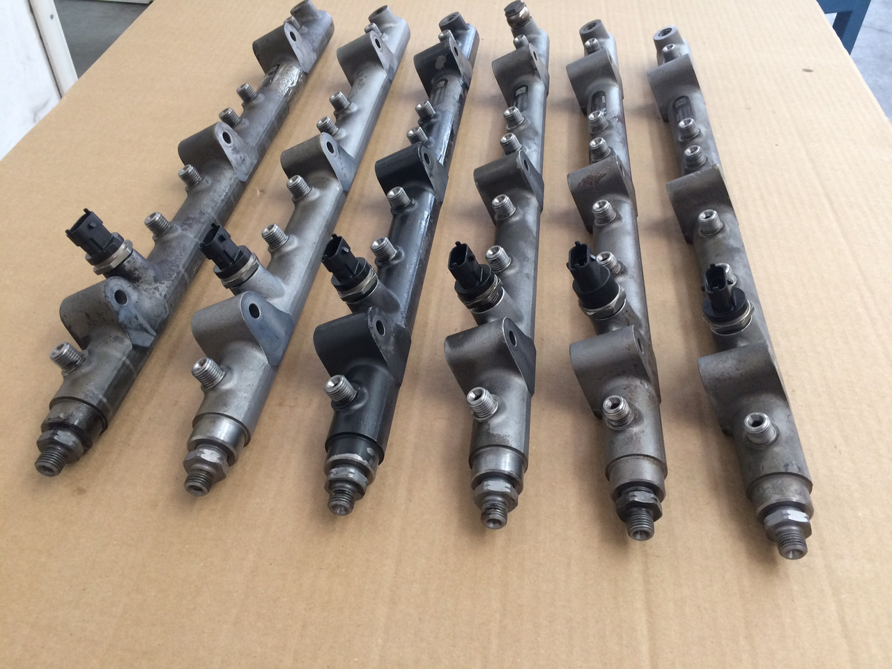 TUBO PRESSIONE COMMON RAIL MAN 51103116082 - Système de carburant: photos 3 TUBO PRESSIONE COMMON RAIL MAN 51103116082 - Système de carburant: photos 3