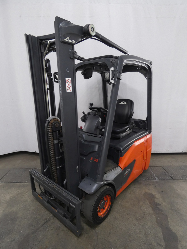 Linde E16 - Chariot élévateur électrique: photos 1 Linde E16 - Chariot élévateur électrique: photos 1