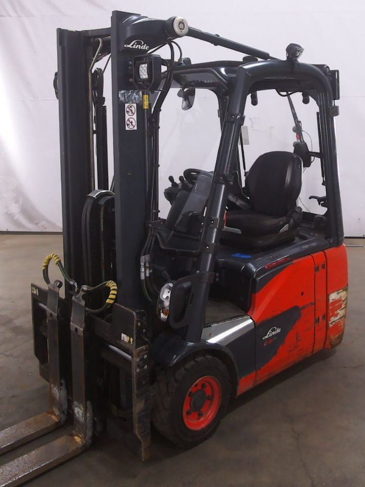 Linde E16C-02 - Chariot élévateur électrique: photos 1 Linde E16C-02 - Chariot élévateur électrique: photos 1