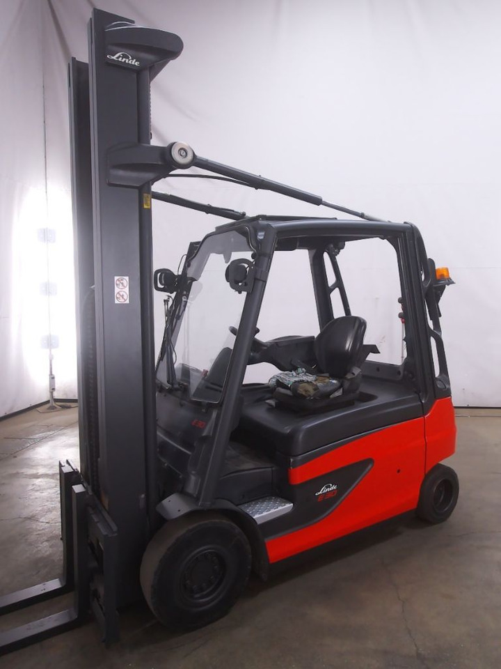 Linde E30L-01 - Chariot élévateur électrique: photos 1 Linde E30L-01 - Chariot élévateur électrique: photos 1