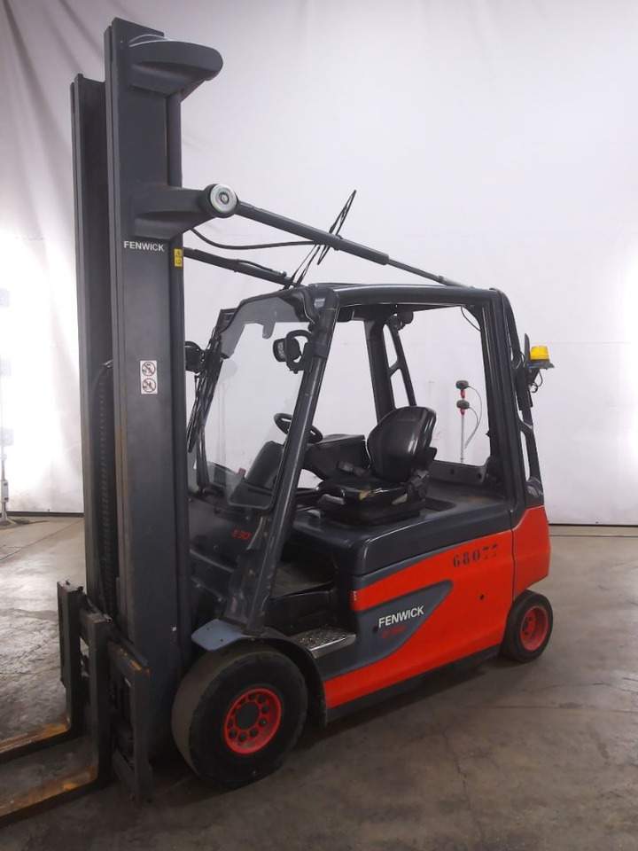 Linde E30L-01 - Chariot élévateur électrique: photos 5 Linde E30L-01 - Chariot élévateur électrique: photos 5