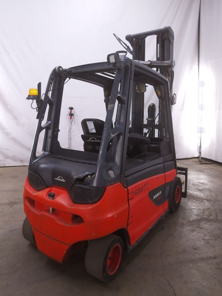 Linde E30L-01 - Chariot élévateur électrique: photos 2 Linde E30L-01 - Chariot élévateur électrique: photos 2