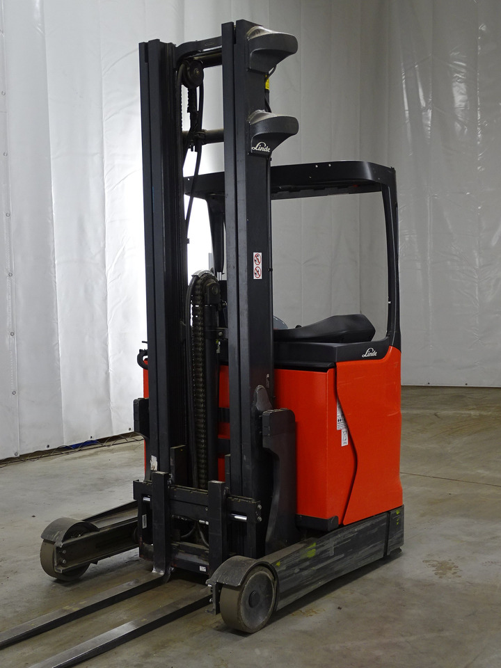 Linde R12B-01 - Chariot à mât rétractable: photos 1 Linde R12B-01 - Chariot à mât rétractable: photos 1