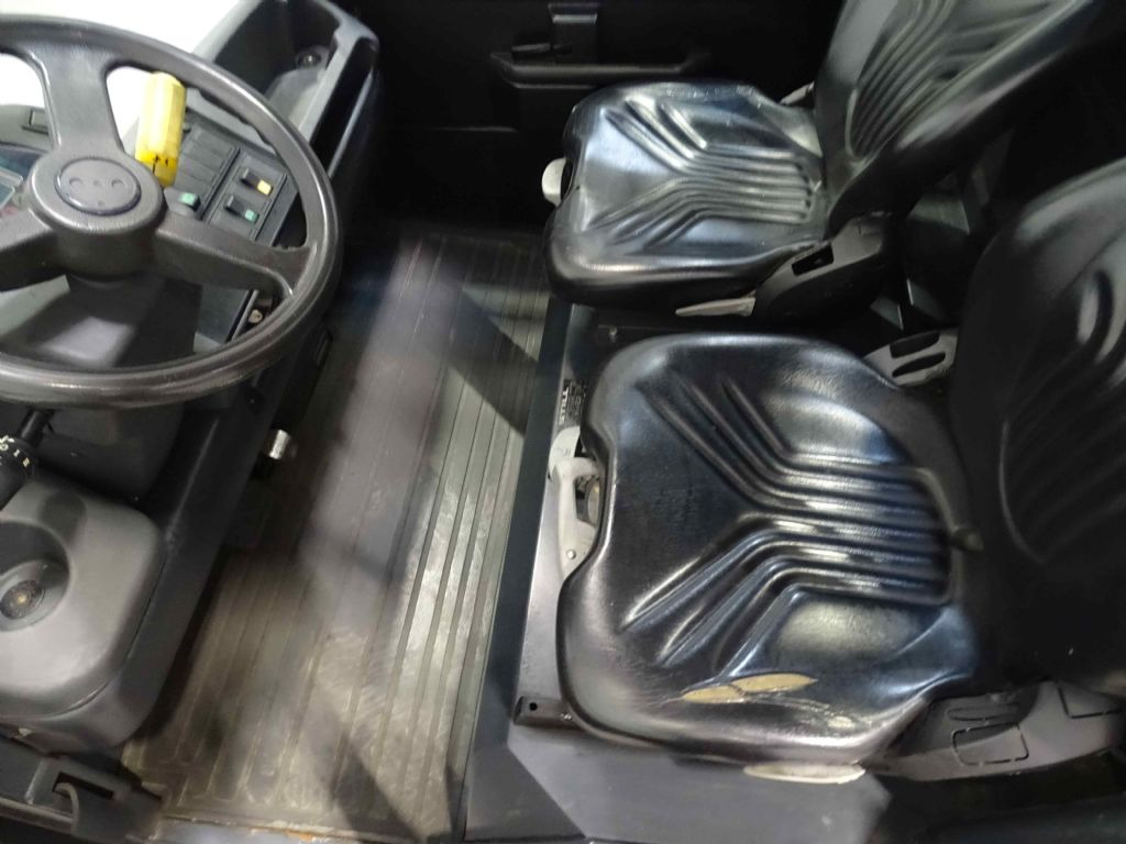 STILL R08-20 - Chariot tracteur: photos 3 STILL R08-20 - Chariot tracteur: photos 3