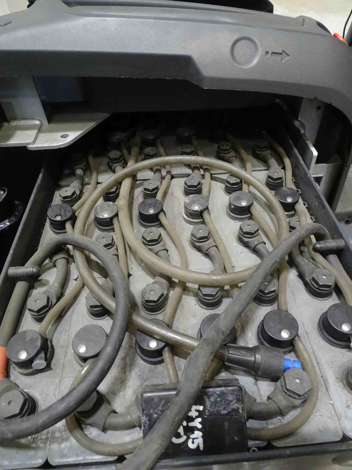 Still LTX70 - Chariot tracteur: photos 4 Still LTX70 - Chariot tracteur: photos 4