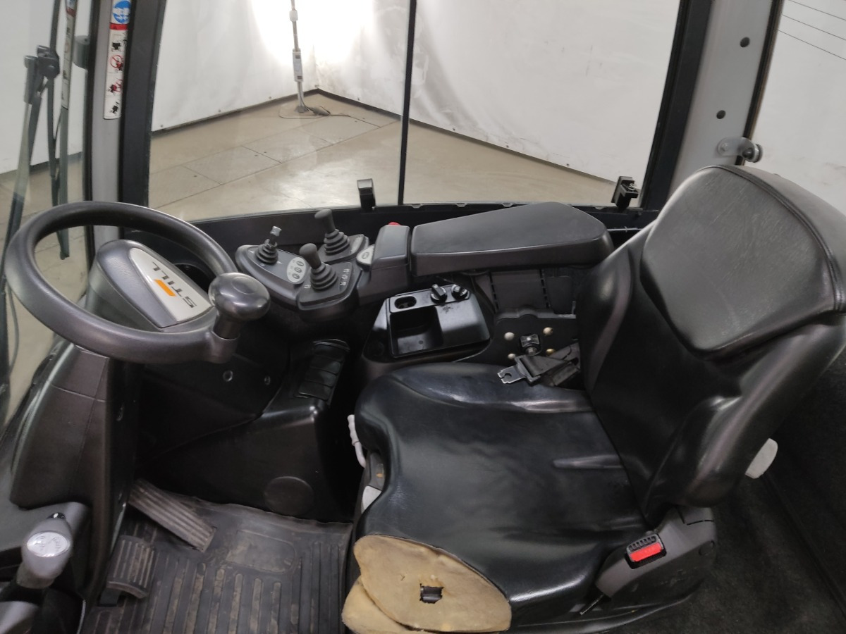 Still RX70-30 - Chariot élévateur diesel: photos 3 Still RX70-30 - Chariot élévateur diesel: photos 3