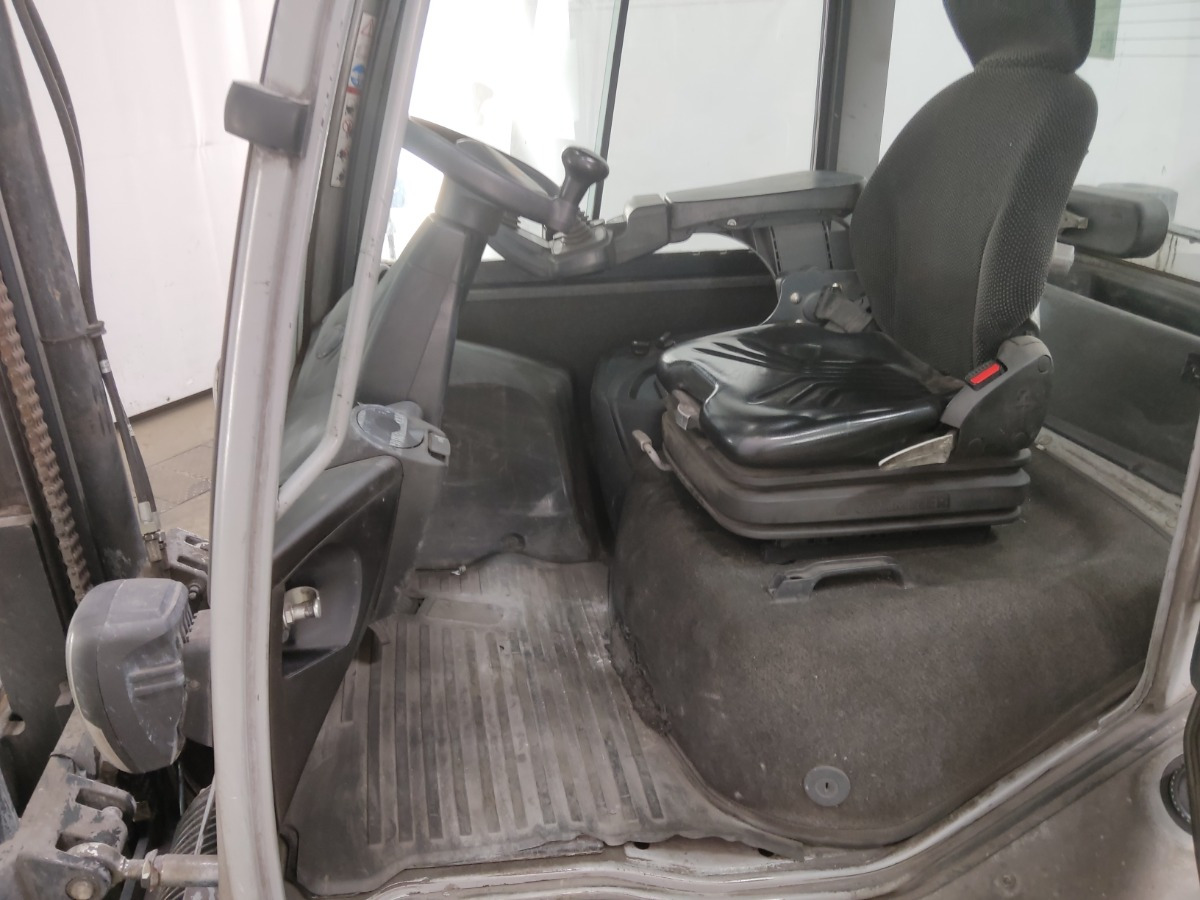 Still RX70-45 - Chariot élévateur diesel: photos 3 Still RX70-45 - Chariot élévateur diesel: photos 3