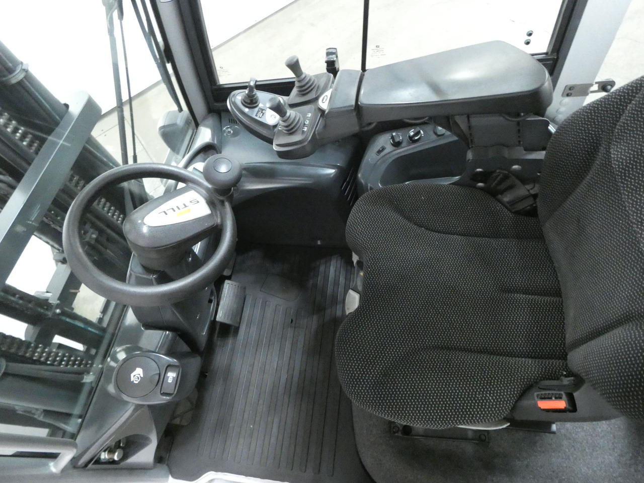 Still RX70-50/600 - Chariot élévateur diesel: photos 3 Still RX70-50/600 - Chariot élévateur diesel: photos 3