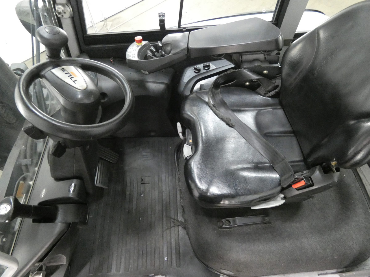 Still RX70-80/900 - Chariot élévateur diesel: photos 3 Still RX70-80/900 - Chariot élévateur diesel: photos 3