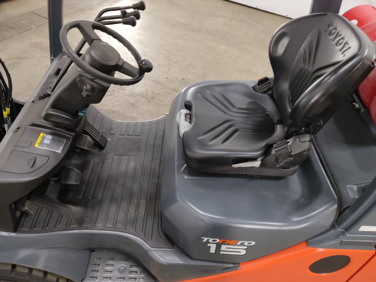 Toyota 02-8FGF15 - Chariot élévateur: photos 3 Toyota 02-8FGF15 - Chariot élévateur: photos 3