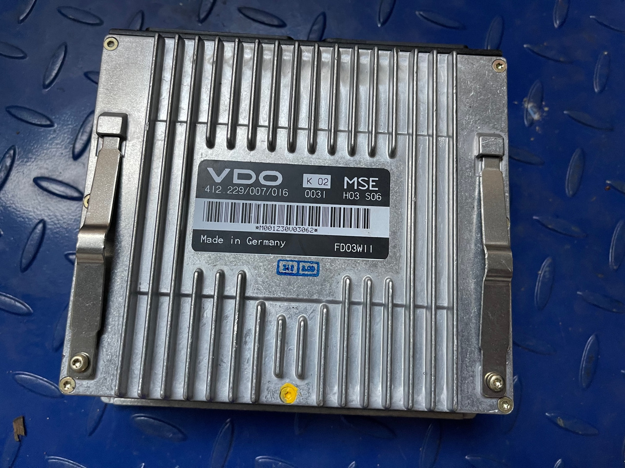 MERCEDES-BENZ Engine Controller VDO - Bloc de gestion: photos 1 MERCEDES-BENZ Engine Controller VDO - Bloc de gestion: photos 1