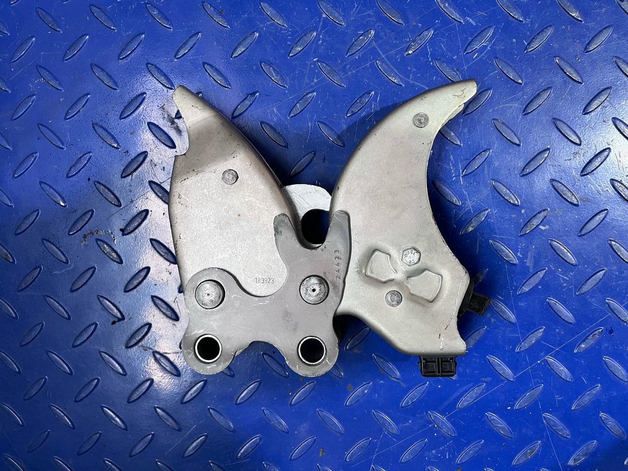 Mercedes Benz A9603102583 - Cabine et intérieur: photos 1 Mercedes Benz A9603102583 - Cabine et intérieur: photos 1