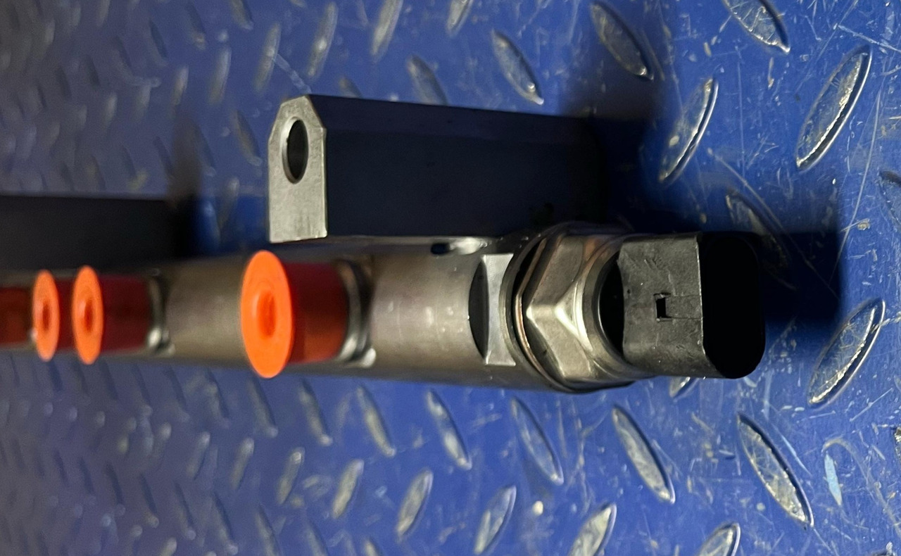 Mercedes Common Rail Pipe A9360780845 - Système de carburant: photos 3 Mercedes Common Rail Pipe A9360780845 - Système de carburant: photos 3