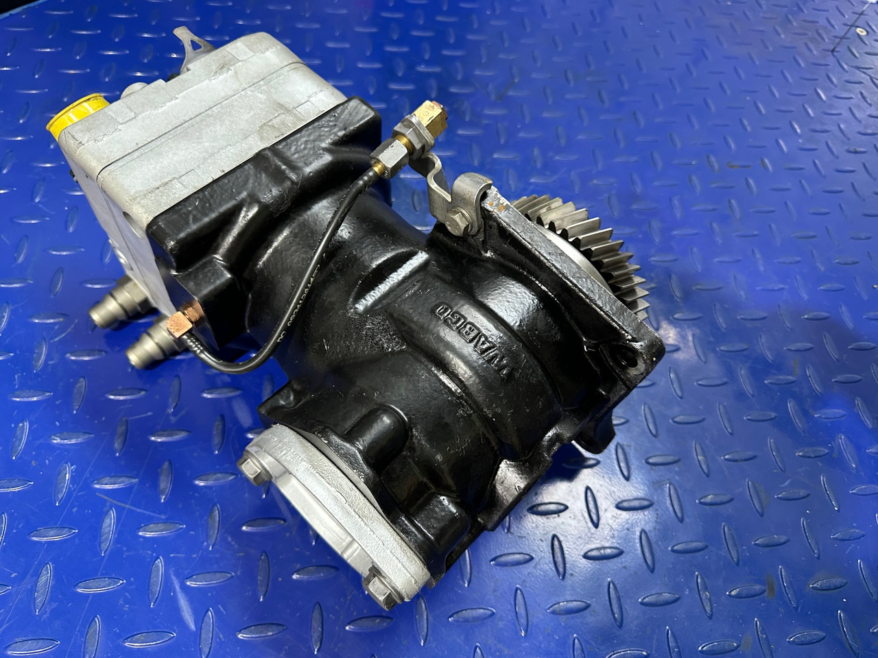 Mercedes Atego 3 Euro 6 Wabco Air Compressor A0011307615 - Pièces de rechange pour Camion: photos 2 Mercedes Atego 3 Euro 6 Wabco Air Compressor A0011307615 - Pièces de rechange pour Camion: photos 2