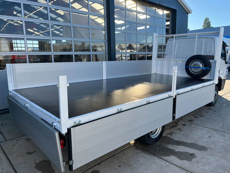 Crédit-bail de Mercedes-Benz Accelo 915 4x2 Flatbed with dropsides Mercedes-Benz Accelo 915 4x2 Flatbed with dropsides: photos 10