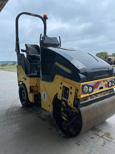 BOMAG BW 100 AC-5 - Compacteur mixte: photos 4 BOMAG BW 100 AC-5 - Compacteur mixte: photos 4