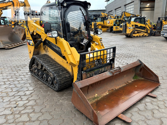 Cat 257D - Mini chargeuse: photos 2 Cat 257D - Mini chargeuse: photos 2