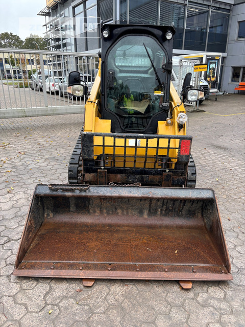 Cat 259D - Mini chargeuse: photos 2 Cat 259D - Mini chargeuse: photos 2