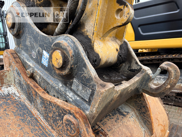 Pelle sur chenille Cat 336-07C: photos 10