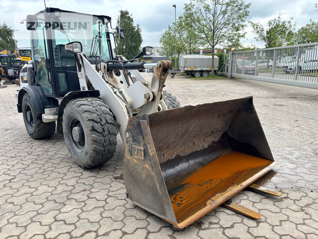 Cat 906M - Chargeuse sur pneus: photos 2 Cat 906M - Chargeuse sur pneus: photos 2