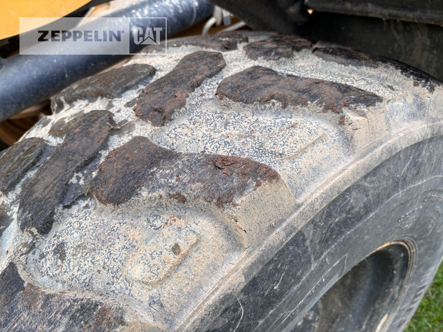 Chargeuse sur pneus Cat 908H: photos 9 Chargeuse sur pneus Cat 908H: photos 9