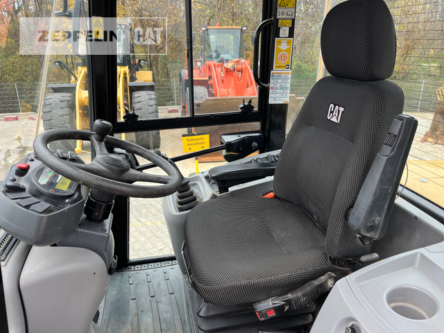 Chargeuse sur pneus Cat 918M: photos 17