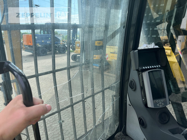 Pelle de manutention Cat MH3026-06C: photos 22