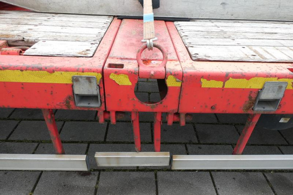 KAESSBOHRER LB4E EX-1 KK LOWBED Tiefladerauflieger AUSZIEHBAR-2x Lenkachsen - Semi-remorque surbaissé: photos 2 KAESSBOHRER LB4E EX-1 KK LOWBED Tiefladerauflieger AUSZIEHBAR-2x Lenkachsen - Semi-remorque surbaissé: photos 2