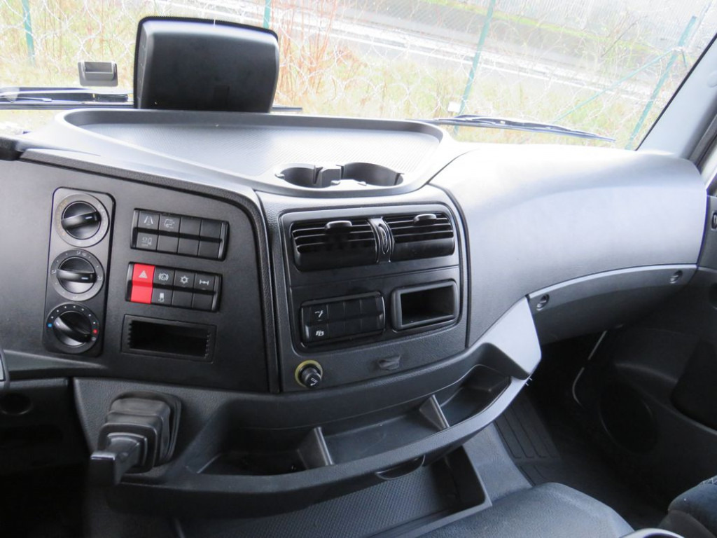 MERCEDES-BENZ Atego 1527 L Pritsche LBW - Camion à rideaux coulissants: photos 5 MERCEDES-BENZ Atego 1527 L Pritsche LBW - Camion à rideaux coulissants: photos 5