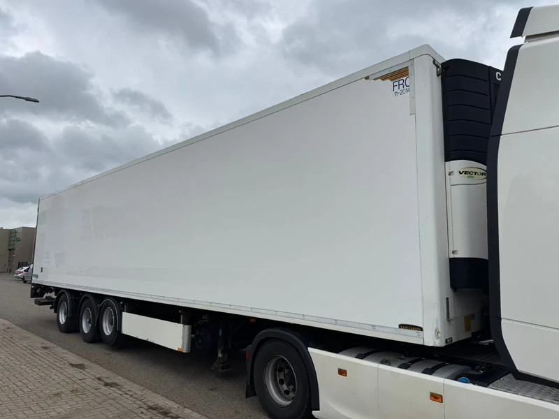 Pacton koelvriesoplegger 3 asser met carrier vector koelmachine, stuuras.. - Semi-remorque frigorifique: photos 2 Pacton koelvriesoplegger 3 asser met carrier vector koelmachine, stuuras.. - Semi-remorque frigorifique: photos 2