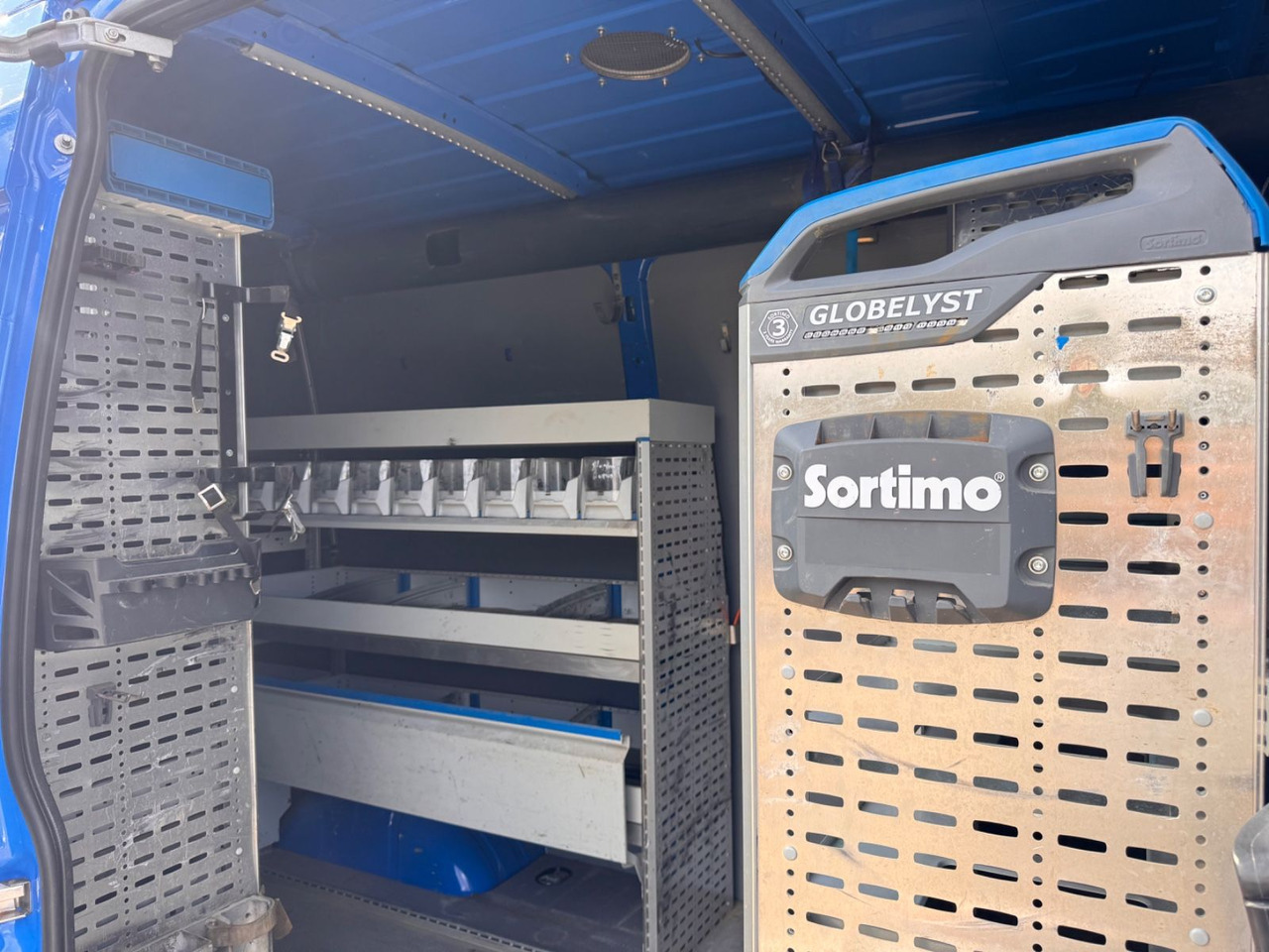 Fourgon utilitaire Iveco Daily Kasten 50 C 170 Werkstattwagen SORTIMO: photos 20 Fourgon utilitaire Iveco Daily Kasten 50 C 170 Werkstattwagen SORTIMO: photos 20