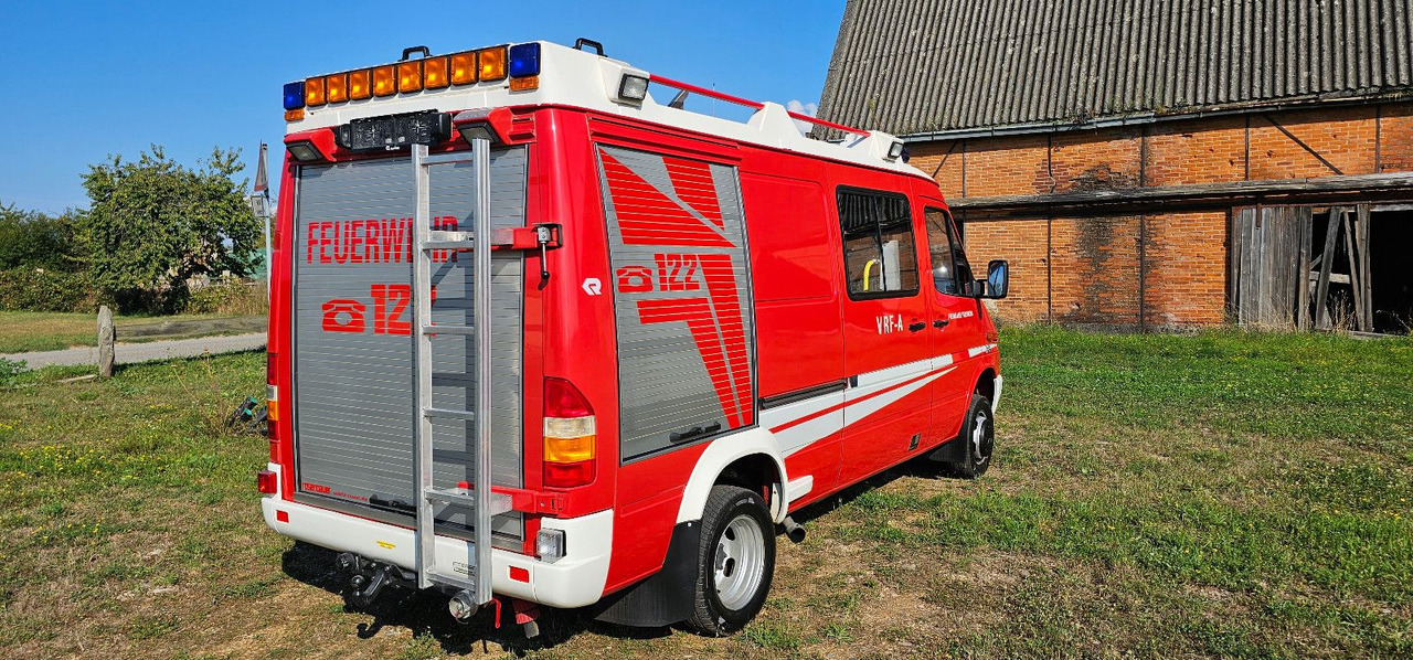 Mercedes-Benz Allrad Sprinter 416 Feuerwehr 4x4 VAN - Véhicule utilitaire: photos 5 Mercedes-Benz Allrad Sprinter 416 Feuerwehr 4x4 VAN - Véhicule utilitaire: photos 5
