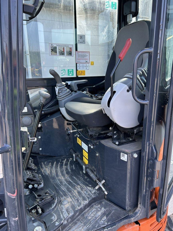 Mini pelle Hitachi ZX26U-6 (9989): photos 20