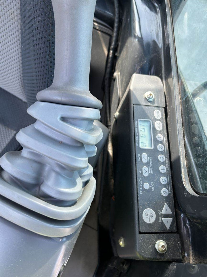 Mini pelle Hitachi ZX26U-6 (9989): photos 23