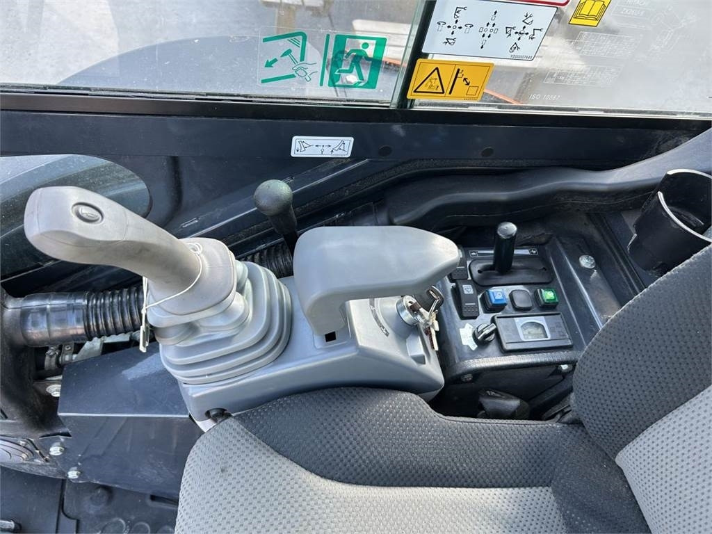 Mini pelle Hitachi ZX26U-6 (9989): photos 21